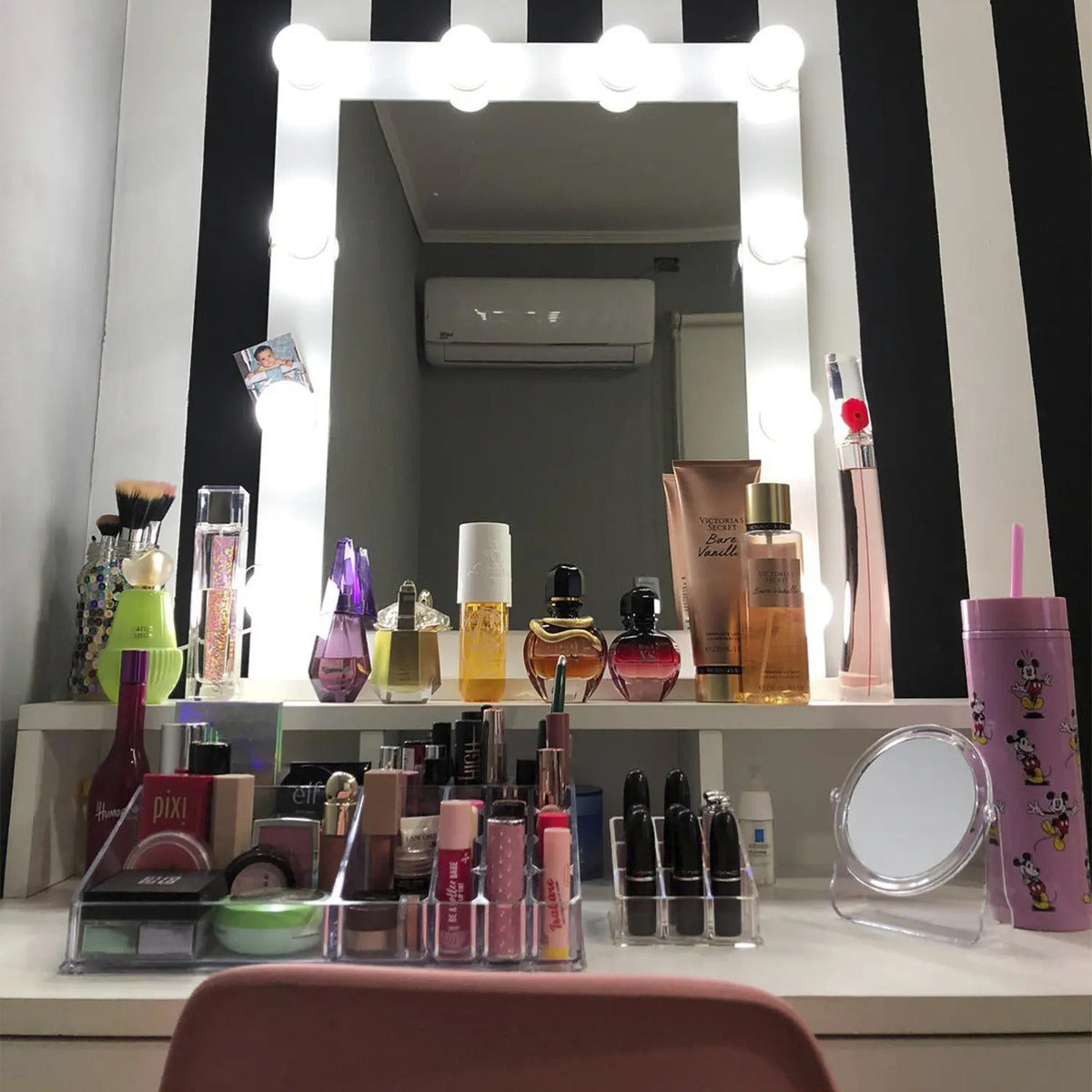Tocador de Maquillaje Sharon con Espejo de Luces LED